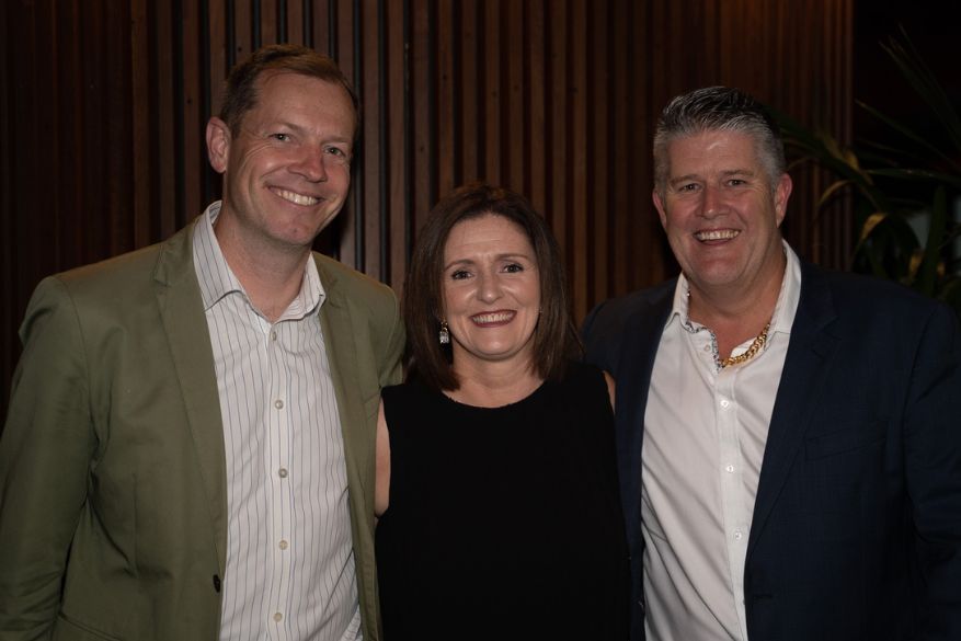 877 pixels placeholder image